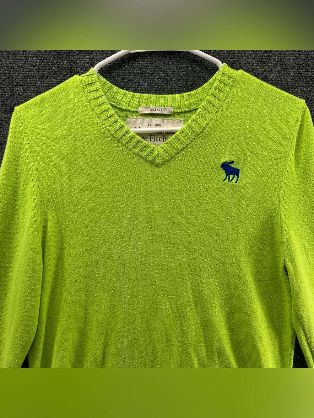 Abercrombie & Fitch Muscle Fit V-Neck Sweater Sz M Lime Green 90s Y2K Preppy